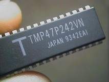 TMP47P242VN