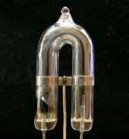 キセノン放電管